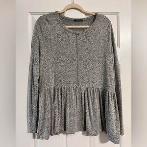Long sleeve comfy cute grey top